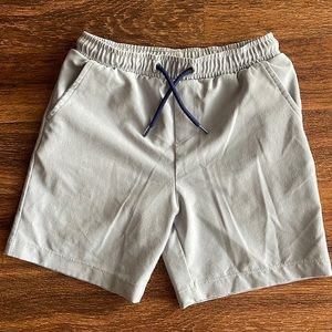 Vineyard Vines shorts size 7